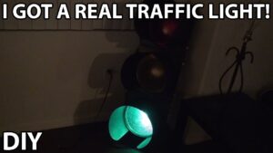 I GOT A TRAFFIC LIGHT!